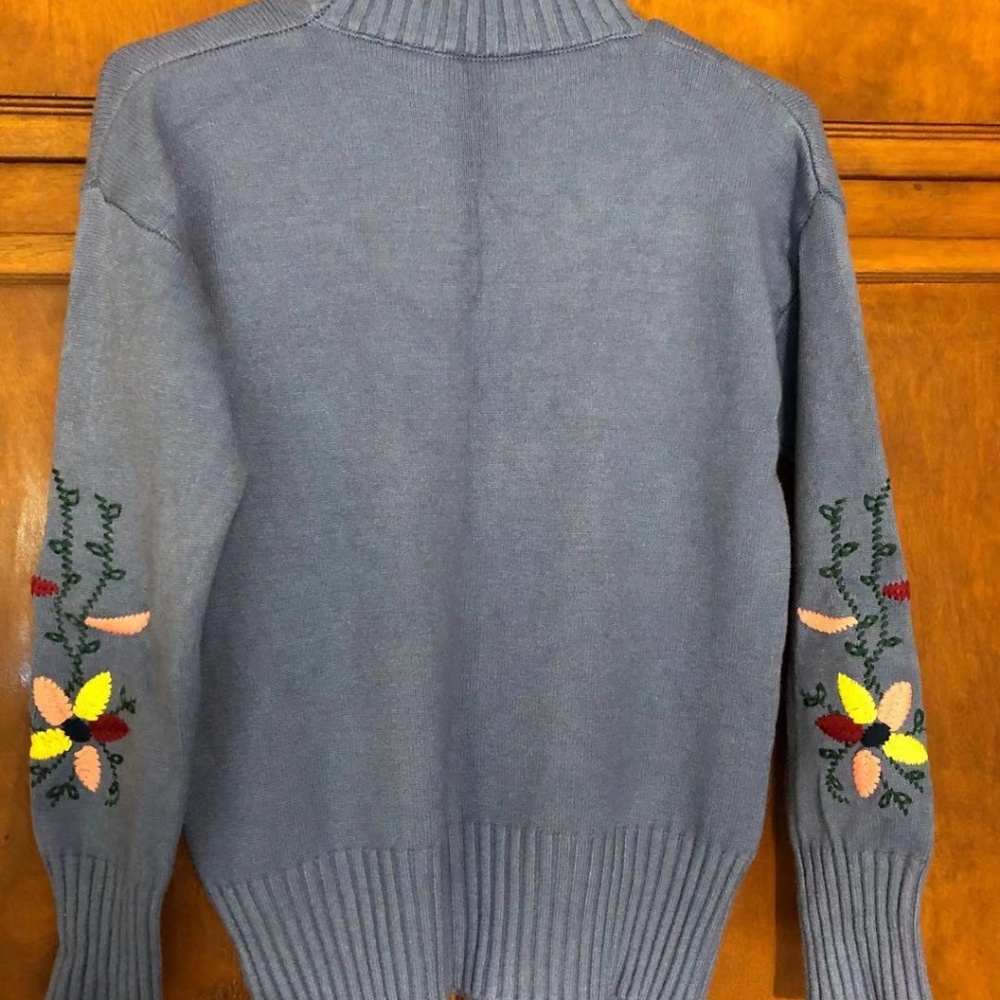 Sweater - Picture 2 of 4